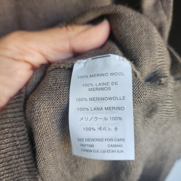 J. Crew 100% Merino Wool Mens Slimfit Vneck Pullover Sz Small Brown - Picture 9 of 10